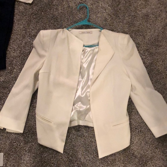 Sweet Rain Jackets & Blazers - Small/Medium white blazer